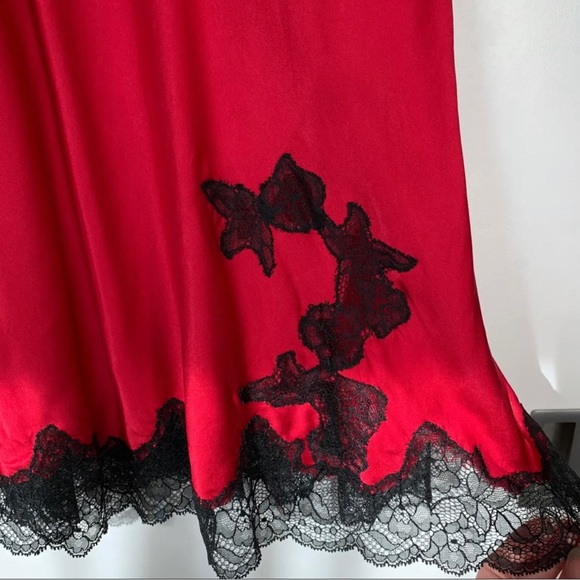 Vintage Victoria’s Secret 100% Silk Slip With Lace Trim - Picture 3 of 5